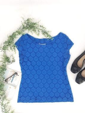 ✨Banana Republic Blue Lace Cap Sleeve Blouse Size 10✨